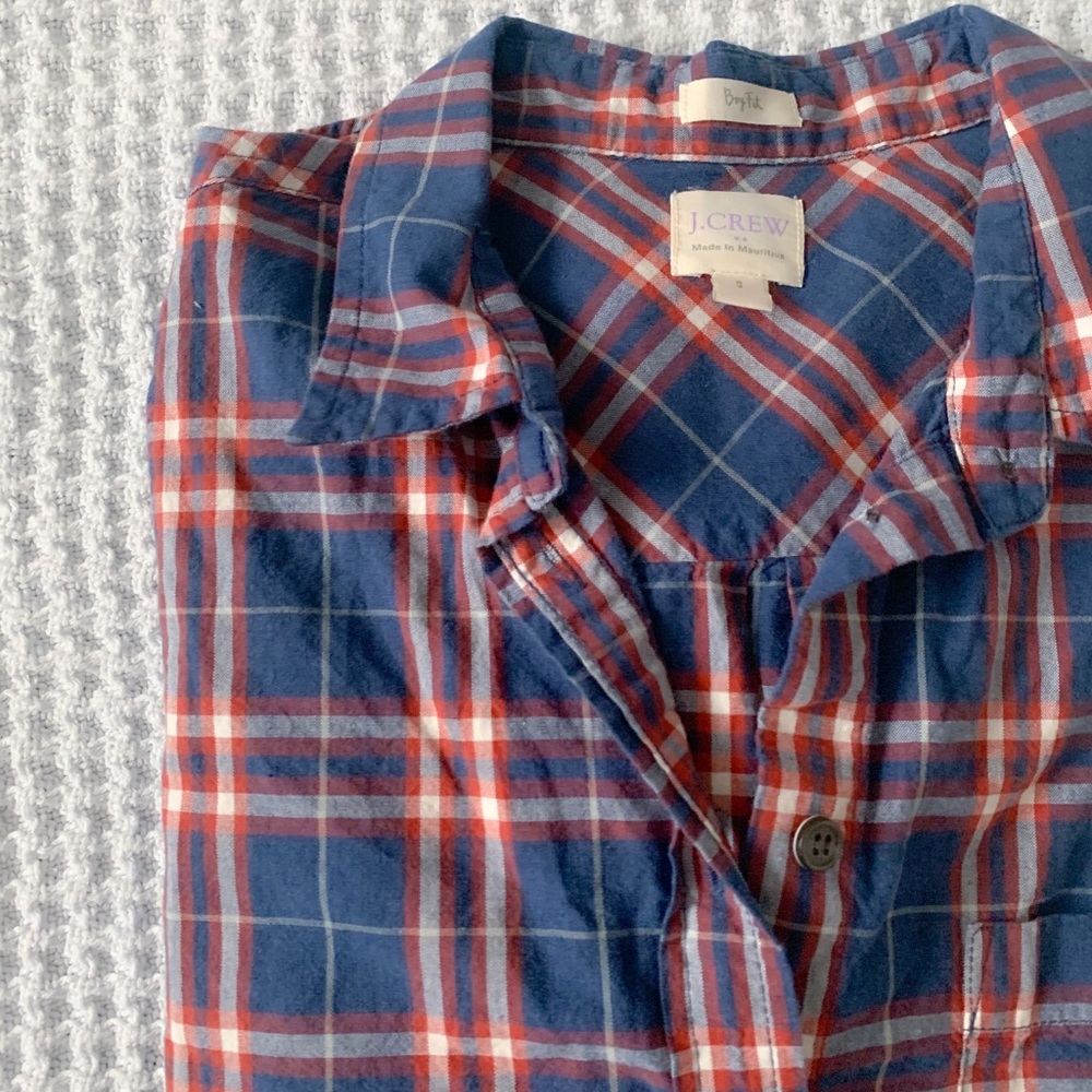 Plaid button up Women’s S